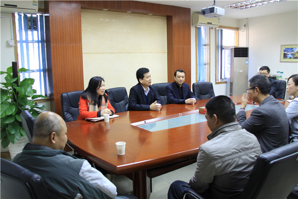 20160218雪中送炭 岁寒情深——集团节前慰问困难职工.jpg